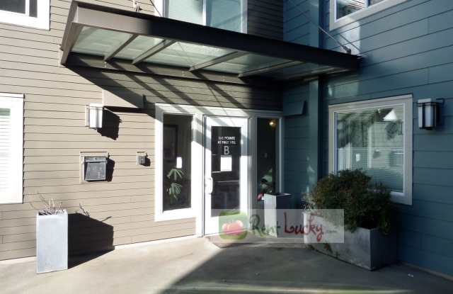 GREAT PRICE!! Super Cute Studio w/Parking in Fantastic Downtown Seattle Location!! Gallery 3