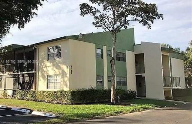 4113 NW 88th Ave photos photos