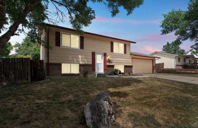 Charming 3BR House in Arvada photos photos