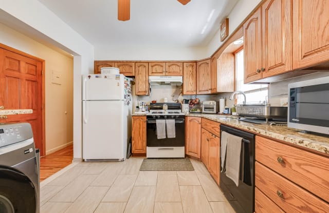 536 AVENUE C - 536 Avenue C, Bayonne, NJ 07002