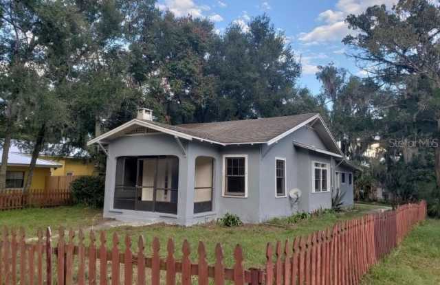 245 S SALISBURY - 245 South Salisbury Avenue, DeLand, FL 32720