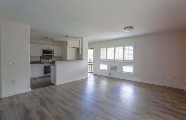 Rarely Available ! Beautiful 3-Bedroom Corner Unit – Pet Friendly  Spacious! photos photos