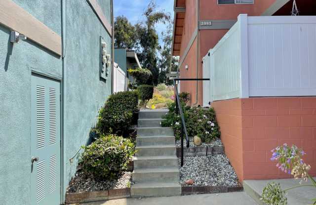 2 Bedroom + 1.5 Bathroom Condo | Pierpont Beach | Ventura | Unfurnished Gallery 3