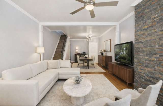 Bright 2 bed 1.5 bath available 6/13 with private patio photos photos