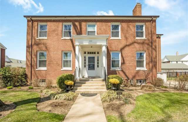 312 Ellington Avenue E - 312 Ellington Avenue East, East Garden City, NY 11530