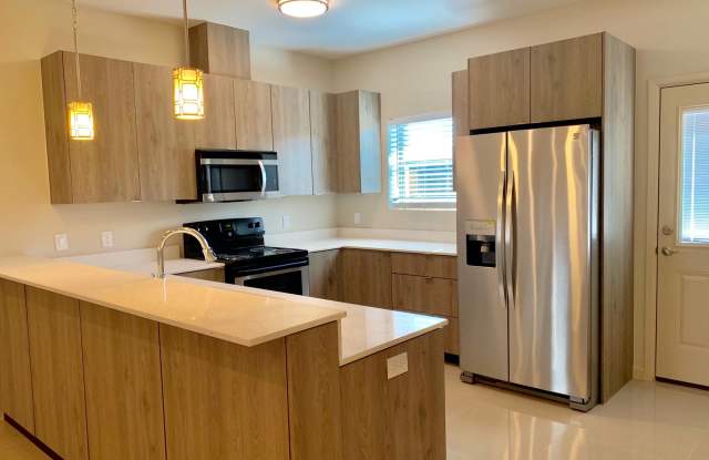 410 Newport Ave photos photos