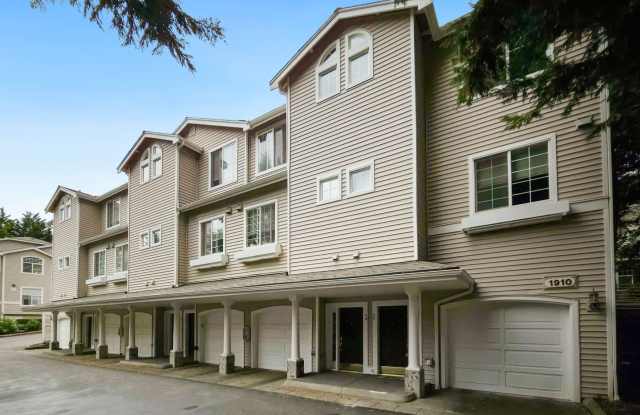 Comfortable 3-Bed End Unit Townhome Near Factoria  Freeways photos photos