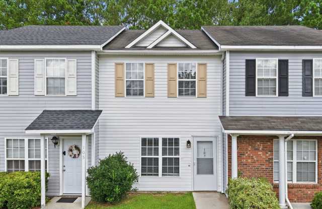 Welcome to Marsh Oaks! Gallery 1