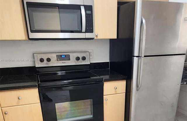 902 NE 209 St photos photos