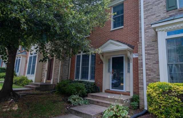 3940 KATHRYN JEAN Court Gallery 3