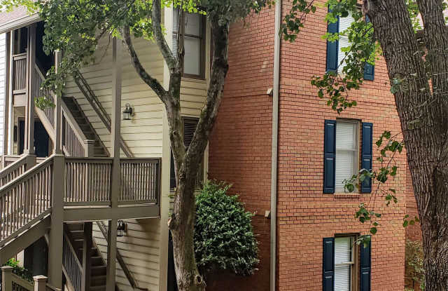 1102 Garden Court - 1102 Garden Court, Sandy Springs, GA 30328