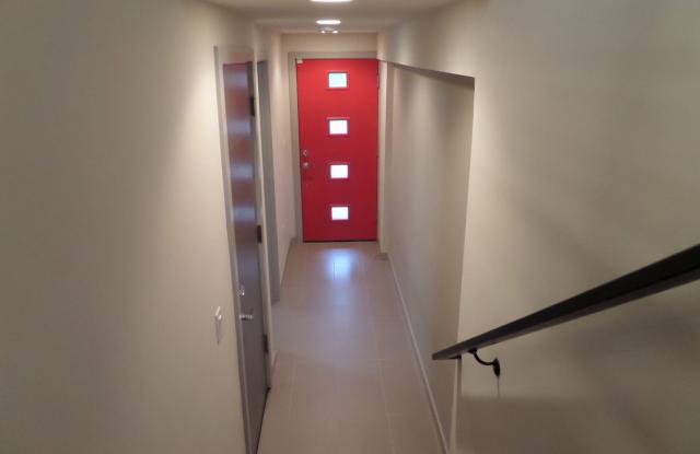 532 N 105th St. Gallery 3