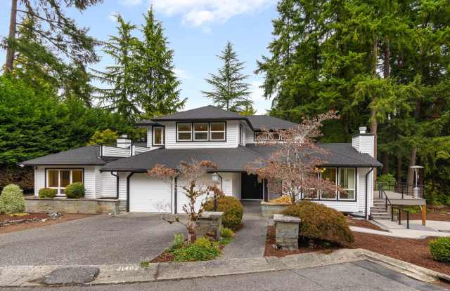 Remodeled 4 Bedroom Kirkland Retreat with Private Waterfront Setting photos photos Remodeled 4 Bedroom Kirkland Retreat with Private Waterfront Setting photos photos