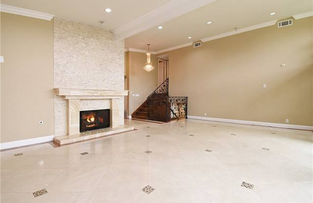 7025 Hartcrest Drive Gallery 2