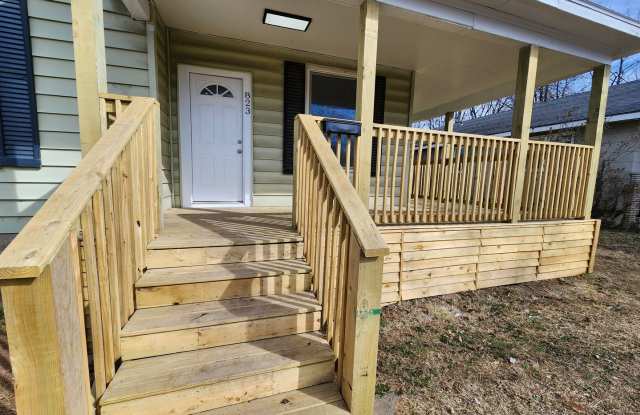Spacious 3-Bedroom, 2-Bathroom Home AVAILABLE NOW!! Gallery 4