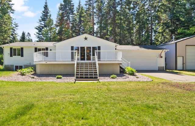 Dream Retreat on a Private Acre with Lake Views & Heated Shop Gallery 4