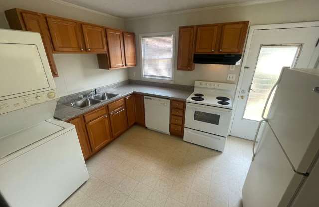 PRE-LEASING FOR AUGUST 9TH 2027! Gallery 3