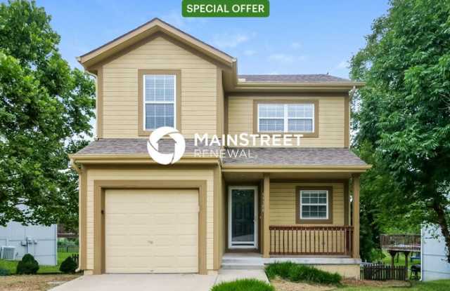 11108 Highview Road - 11108 Highview Road, Peculiar, MO 64078
