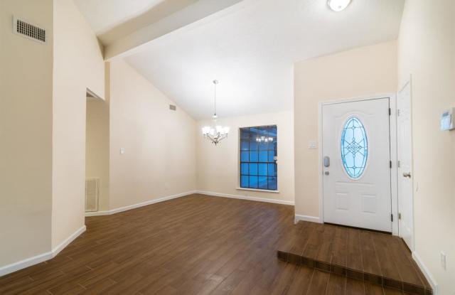 5118 Village Springs Drive Gallery 4