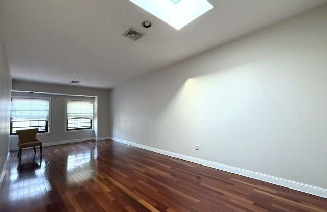 10 Weston Ave Gallery 2
