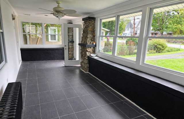 300 A Lakeside Road Gallery 2