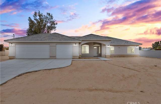 8104 Corona Avenue - 8104 Corona Avenue, Hesperia, CA 92345