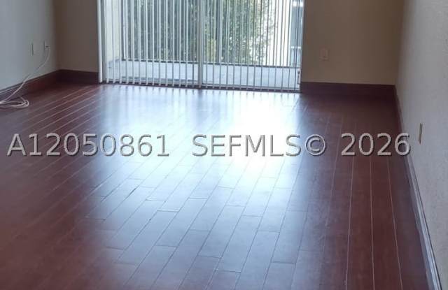 8215 Lake Dr Gallery 4