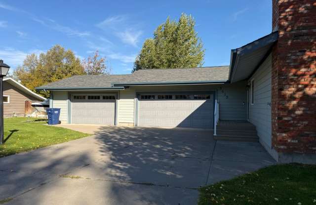 Gorgeous family home in Fox Farm area Gallery 4