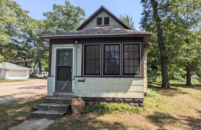 3200 5th St, 1 bedroom house - 3200 5th Street, Muskegon Heights, MI 49444