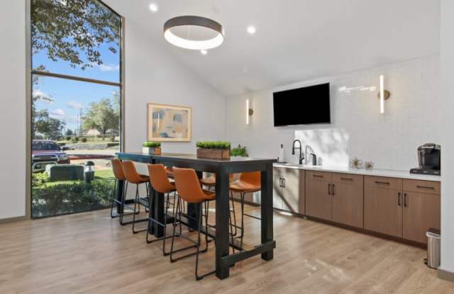 Hollytree Apartments Gallery 4