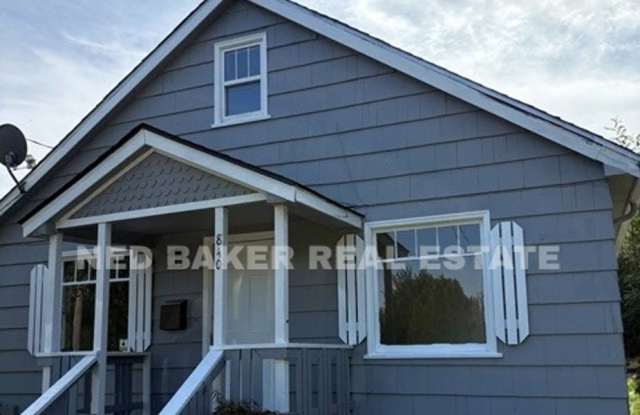 3Bd/1Ba Two Story House - Available to View! Gallery 1