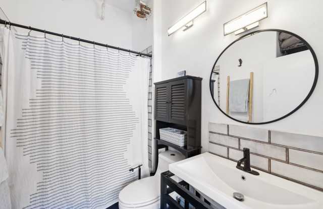 215 W 7th St photos photos