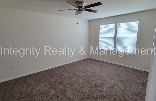 Newer 4 Br, 2 Bath home Gallery 3
