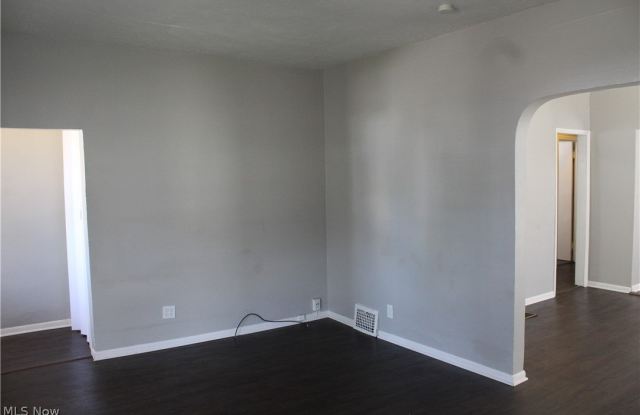 8410 Garfield Boulevard Gallery 4