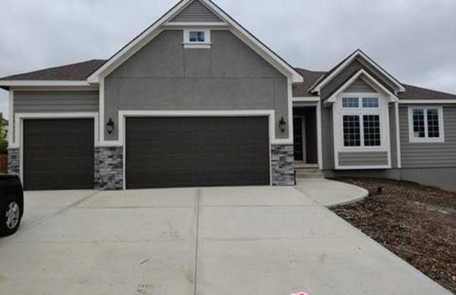 1202 Ridge Tree Lane - 1202 Ridge Tree Lane, Pleasant Hill, MO 64080