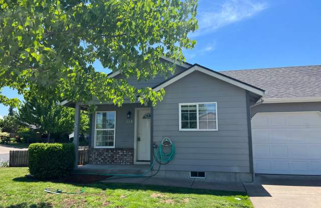 Newly updated 3-bedroom, 2-bathroom duplex with a garage! photos photos