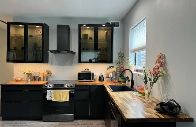 3232 Henrietta Street photos photos