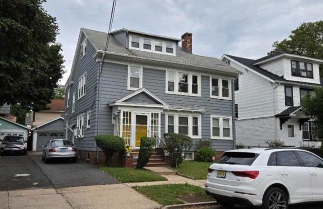 29 Grumman Ave Gallery 2