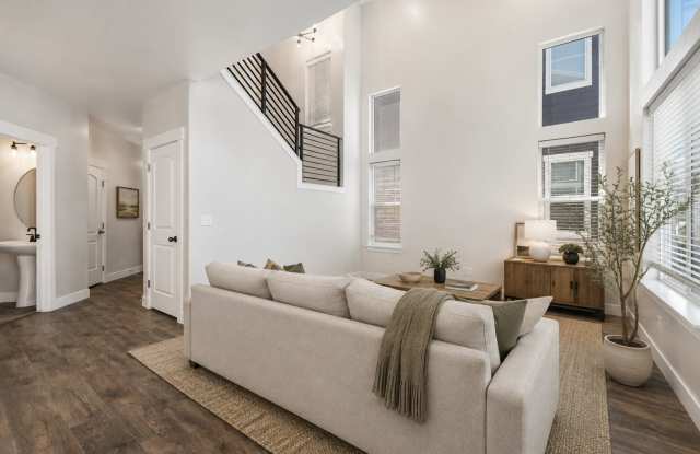 Bright End-Unit Townhome in Lehi - Pet friendly. photos photos