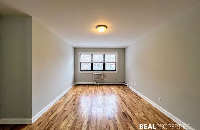 696 Elm Pl - 696 Elm Street, Winnetka, IL 60093