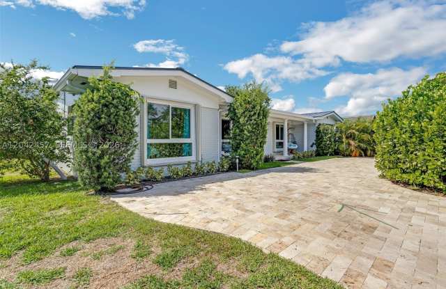 633 N Crescent Dr Gallery 2