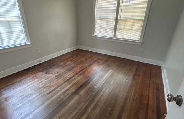 Adorable 2 bedroom apartment Gallery 3
