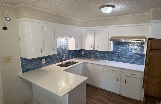 Remodeled 3 Bedroom Sunset Acres Home Gallery 4