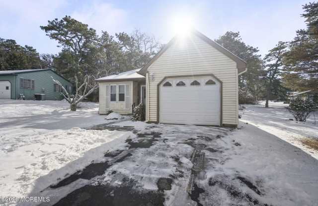 28 Milford Avenue unit: 52 Gallery 3