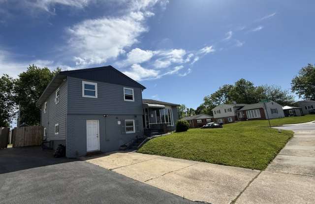 3BR Home + Separate 1BR In Law Apartment | Private Entrance | 2 Kitchens | 2 W/D | Yard + Driveway photos photos