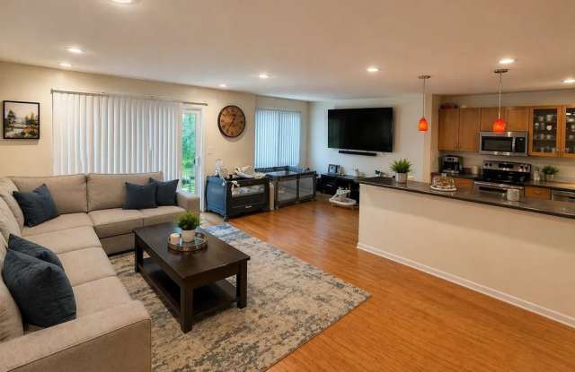 878 Swan Lane photos photos