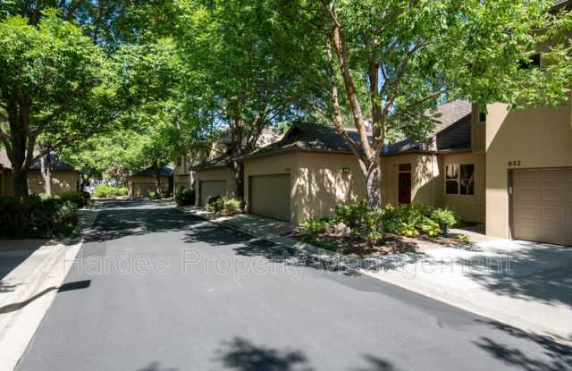 830 E Riverpark Ln Gallery 3
