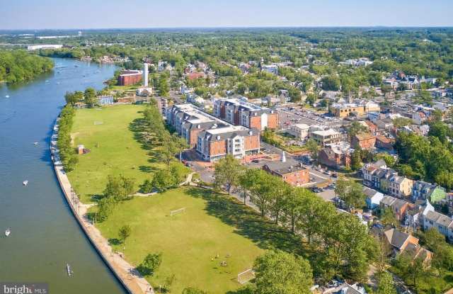 1 E PEARL Street - 1 East Pearl Street, Burlington, NJ 08016