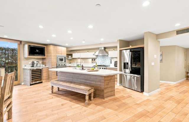 1052 Anchorage Ln Gallery 2