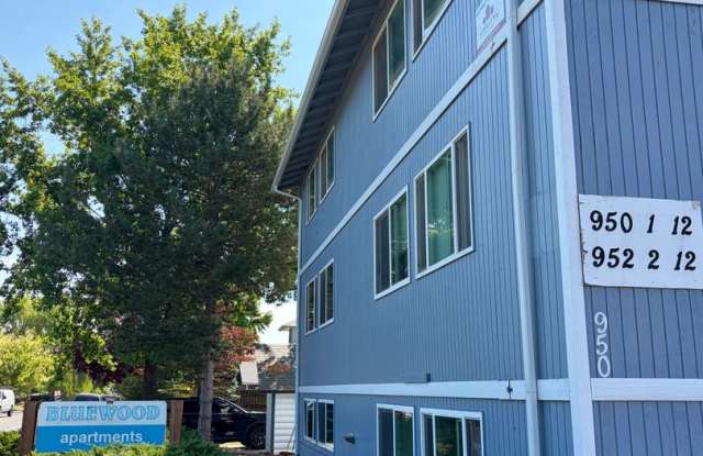 (907) Bluewood Apartments - 1 Bedroom / 1 Bath Gallery 2